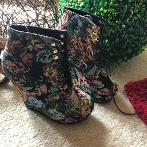 Wedge Floral Heel